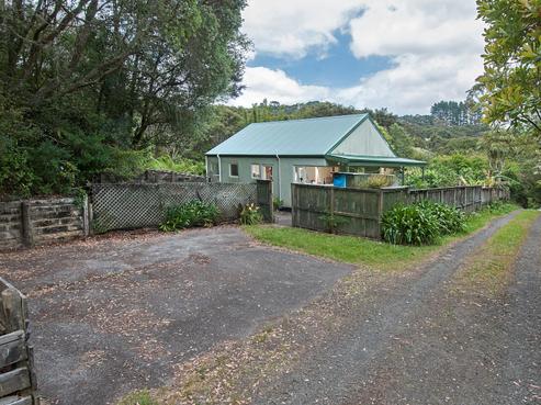 8 Napuka Road, Henderson Valley