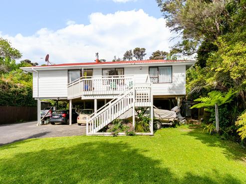 18 Victory Road, Laingholm