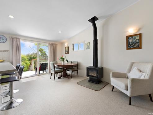 1385 Whangaparaoa Road, Army Bay