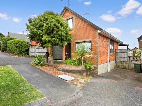 37D Fields Parade, Oteha