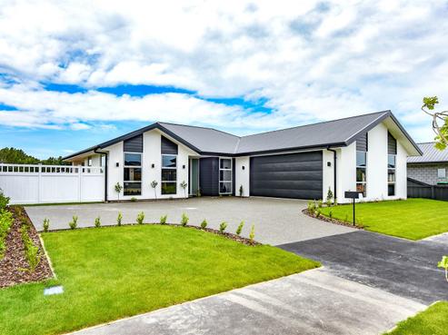 53 Oaks Drive, Lincoln