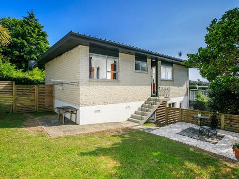 2/38 Ayton Drive, Totara Vale