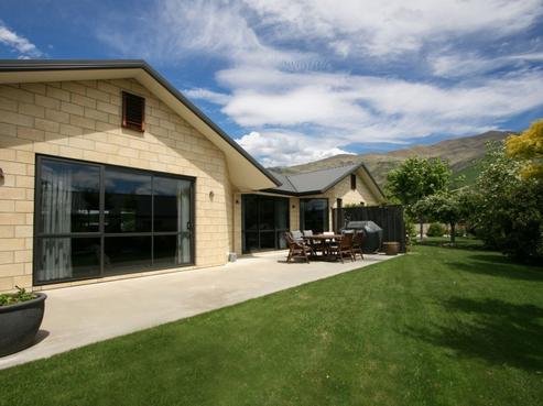35 Old Station Avenue, Wanaka