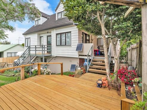 1/136 Bradbury Road, Botany Downs
