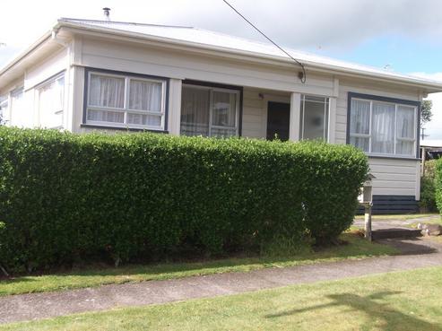 77 Pembroke Road, Stratford