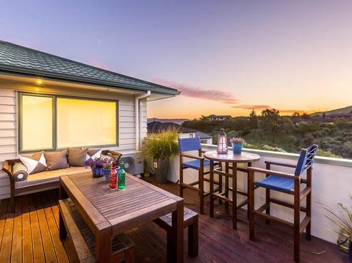 8 Ronald Scott Grove, Riverstone Terraces