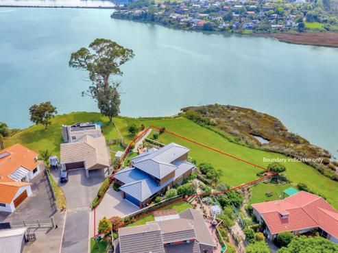 126 College Place, Poike