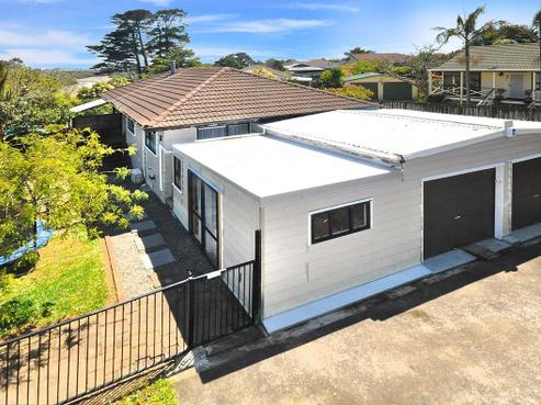 93 Burundi Avenue, Clendon Park