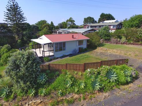 2 Seaview Terrace, Manukau Heads