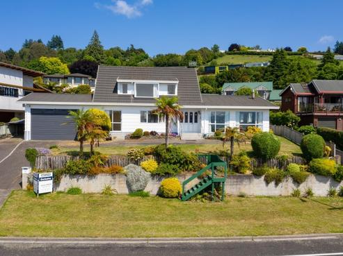 16 Wakeman Road, Acacia Bay