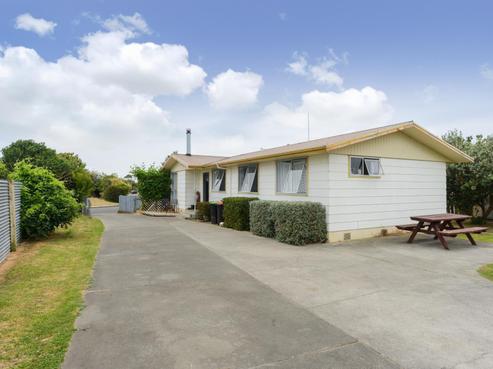 8 Burton Crescent, Flaxmere