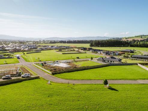2 Quail Way, Amberley
