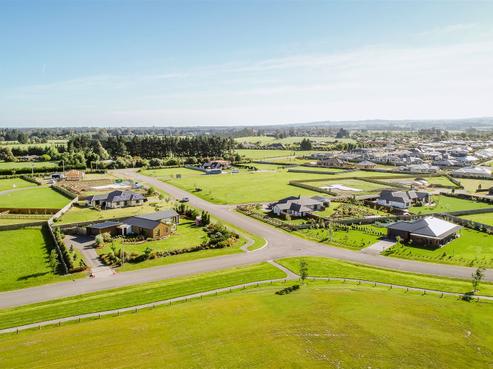 6 Quail Way, Amberley