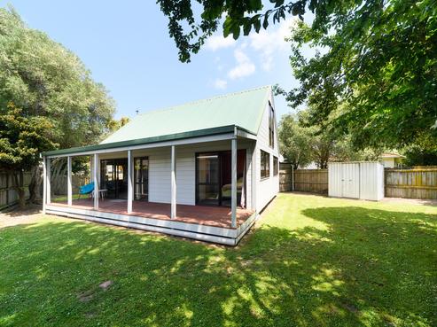 385A Botanical Road, West End