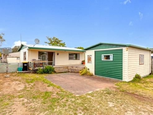318 Linton Crescent, Whangamata