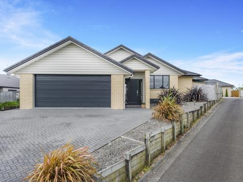 19 Wiltshire Drive, Huntington