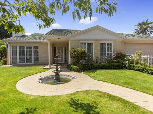6 Saint Andrews Grove, Boulcott