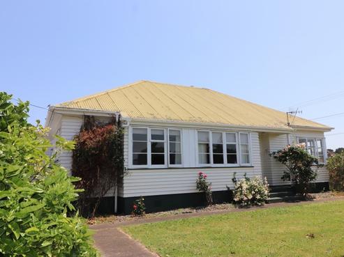 11 Russell Street, Foxton