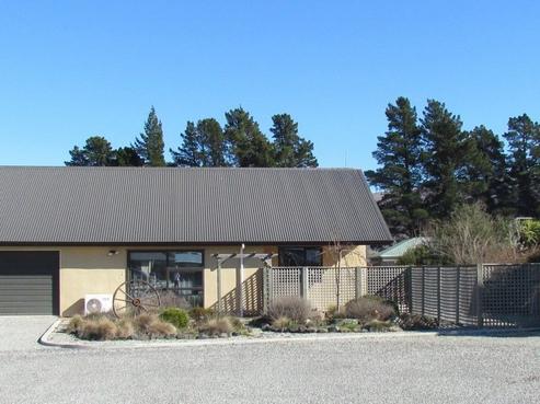 33F Barry Avenue, Cromwell