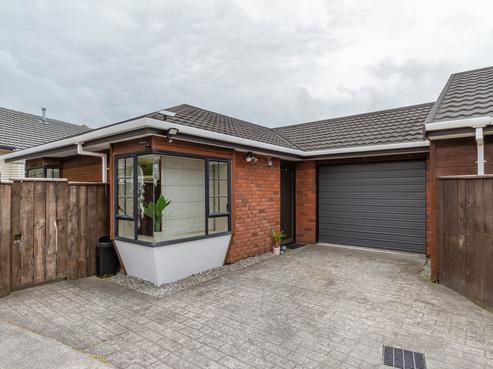 2/80 Hall Crescent, Epuni
