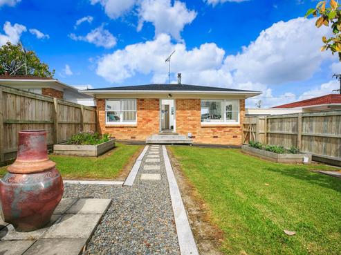 2/50 Cheval Drive, Totara Vale