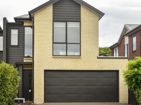 26 Linden Grove Avenue, Middleton