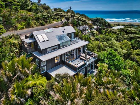 21 Rayner Road, Piha