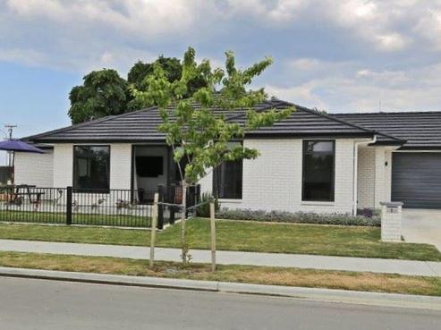 1 McKay Close, Frimley