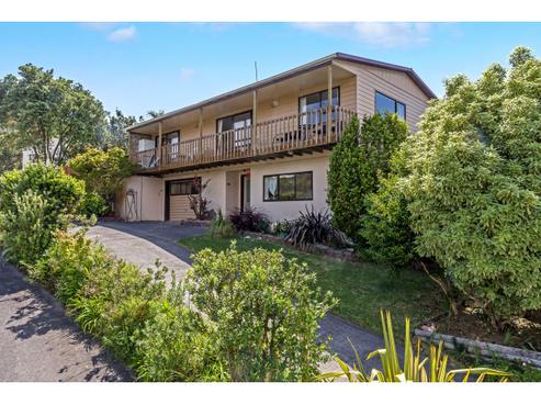 76A Brian Crescent, Stanmore Bay