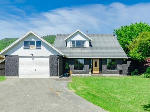 7 Lesley Grove, Waikanae