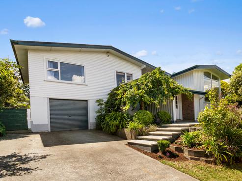 15 Cherry Blossom Grove, Maungaraki