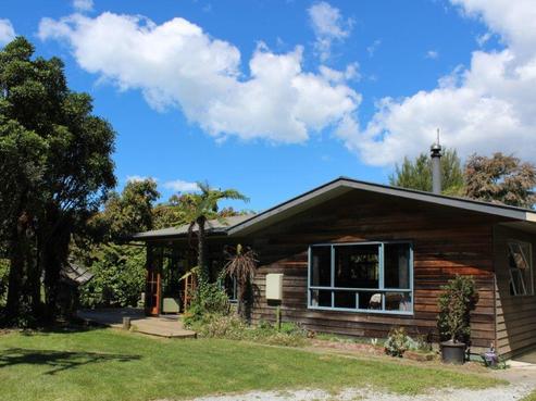 136 Tangmere Road, Takaka