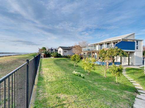 5 Old Ferry Road, Clive