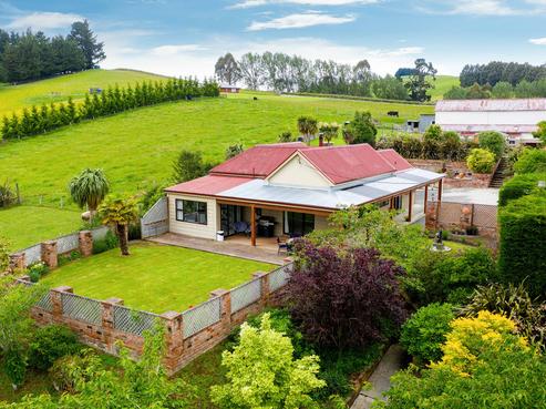1 Brown Road, Lawrence