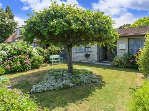 705 Southampton Street West, Saint Leonards