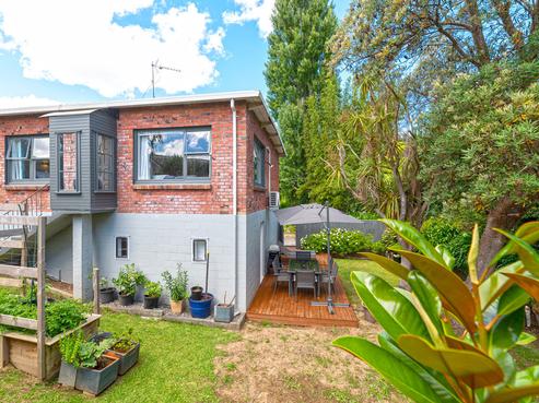 2/37 Eaton Road, Hillsborough
