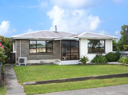 17 Arundel Crescent, Strathern