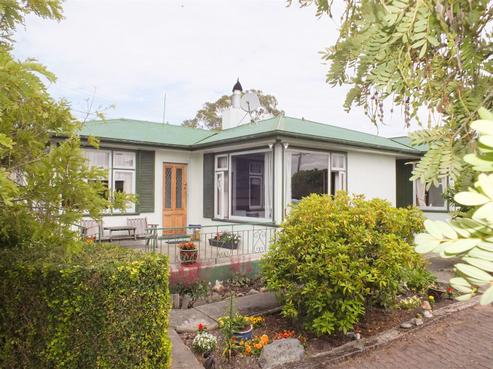 2 Bulleid Road, Deborah