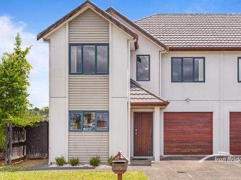 9 Vicente Place, Oteha