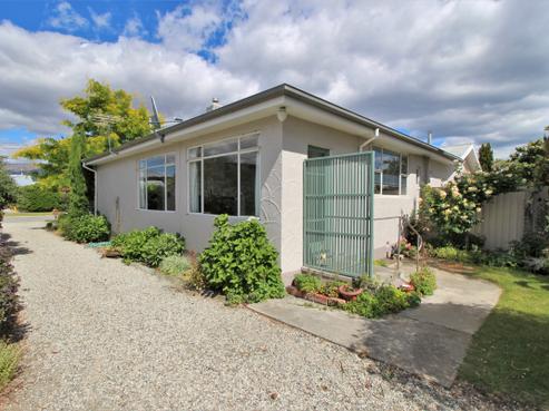 2/5 Schaumann Street, Alexandra