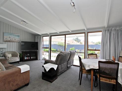 2/20 Russell Road, Marewa