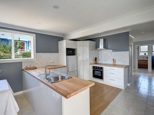 14 District Road, Roseneath