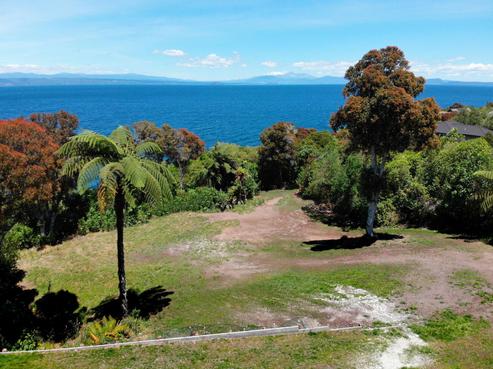 4 Whakamoenga Point, Acacia Bay