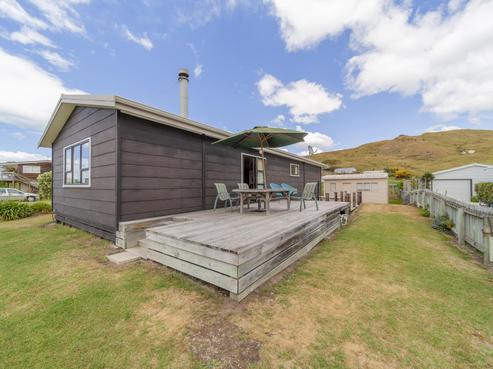 6 Ohinemuhu Road, Porangahau