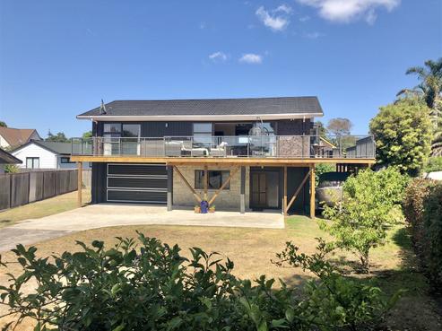 24 Pauanui Boulevard, Pauanui