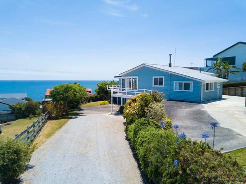 24 Seaview Road, Cable Bay
