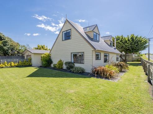 5 Koromiko Street, Otaki Beach