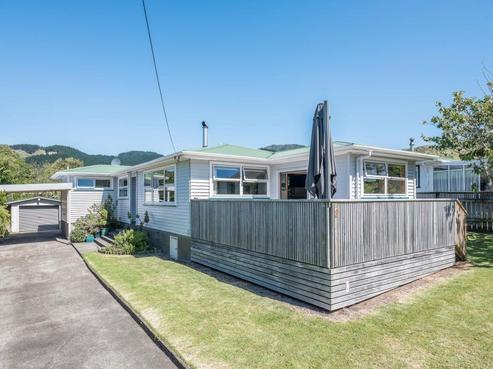 6 Horomona Road, Paekakariki