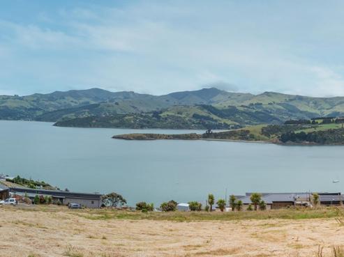 17 Lushingtons Bay Road, Takamatua