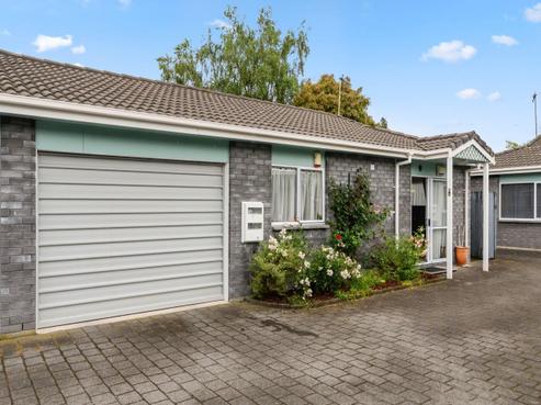 8B Ruihi Street, Victoria